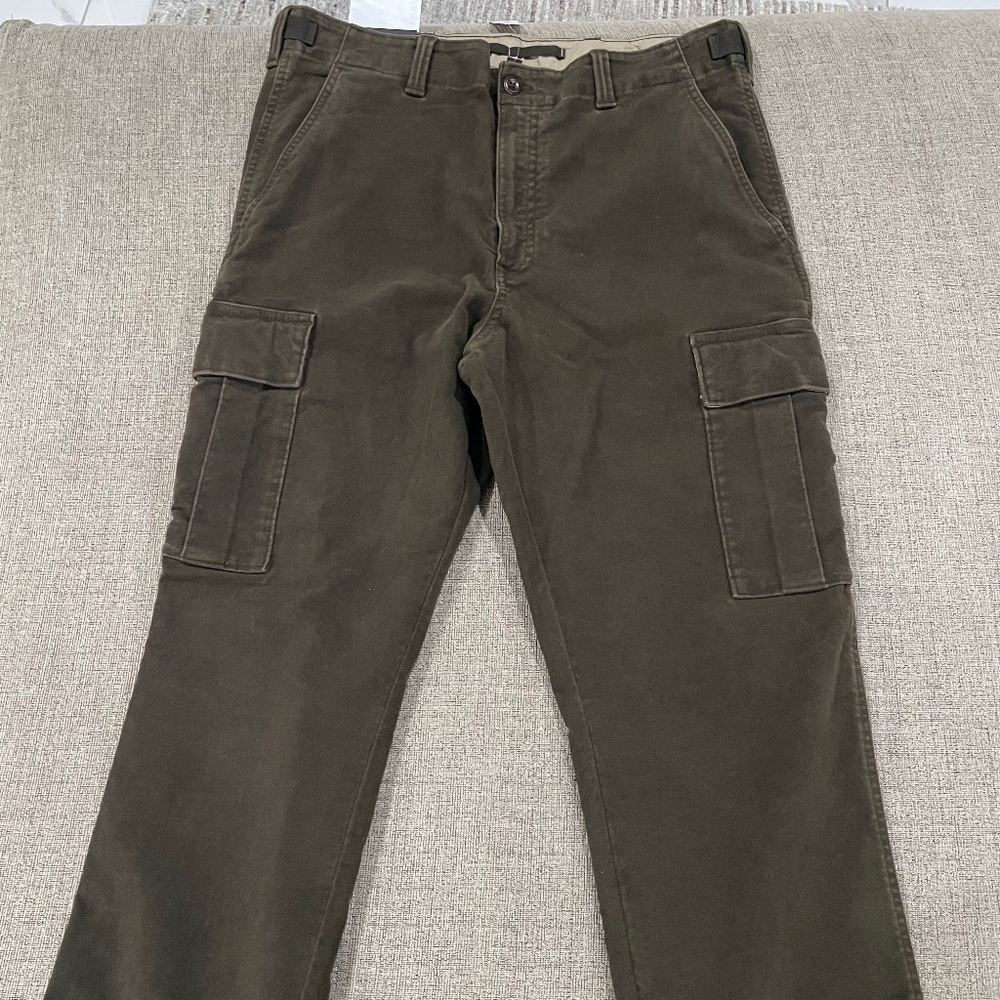 Banana Cargo pants . green . Soft